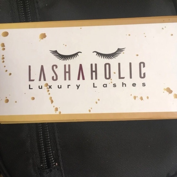 Lashaholic ‘Instaglam’ Lashes - Picture 3 of 3